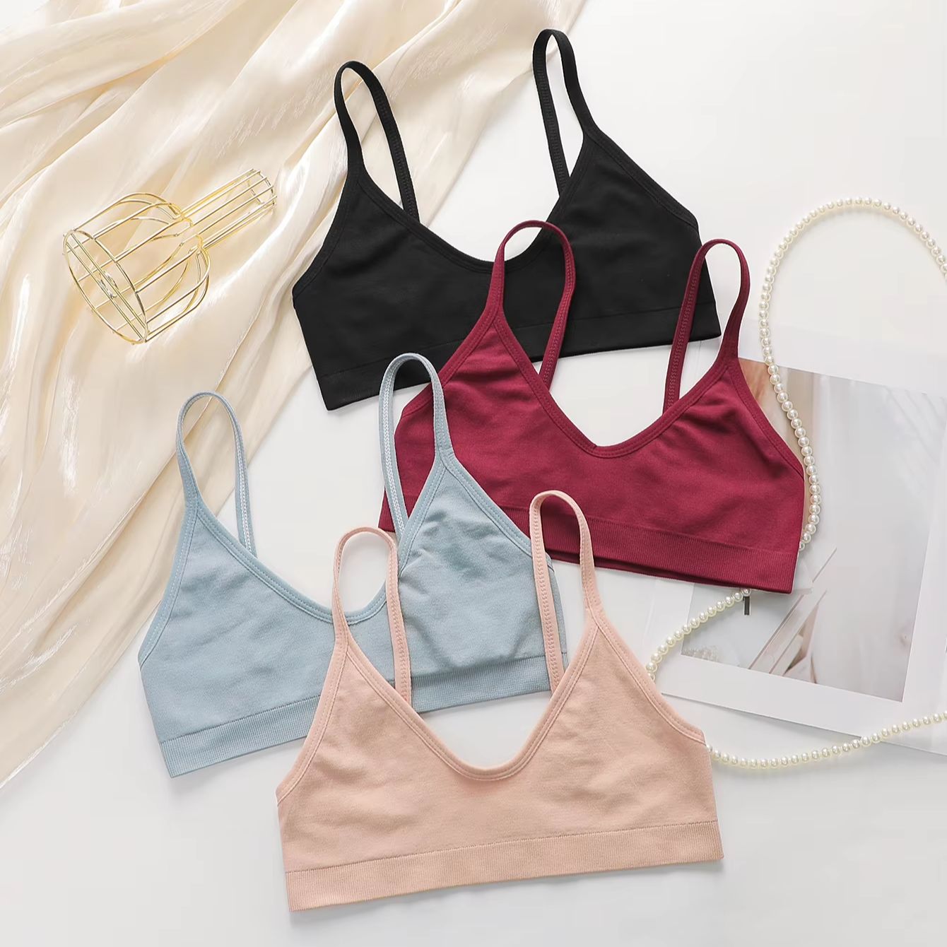 Bralette Wireless Soft - บราไร้โครงสำหรับผู้หญิง บราเล็ตเนื้อนุ่มแบบไร้รอยต่อ คอวีลึก สายบาง สวมใส่สบาย ไม่มีโครงเหล็ก
