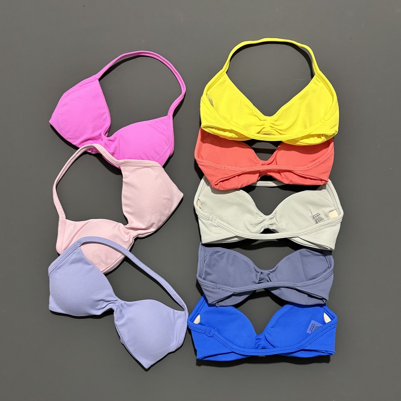 เสื้อชั้นในแบบสปอร์ตสำหรับเล่น - Sports Bra High Impact บทวิจารณ์และราคา
