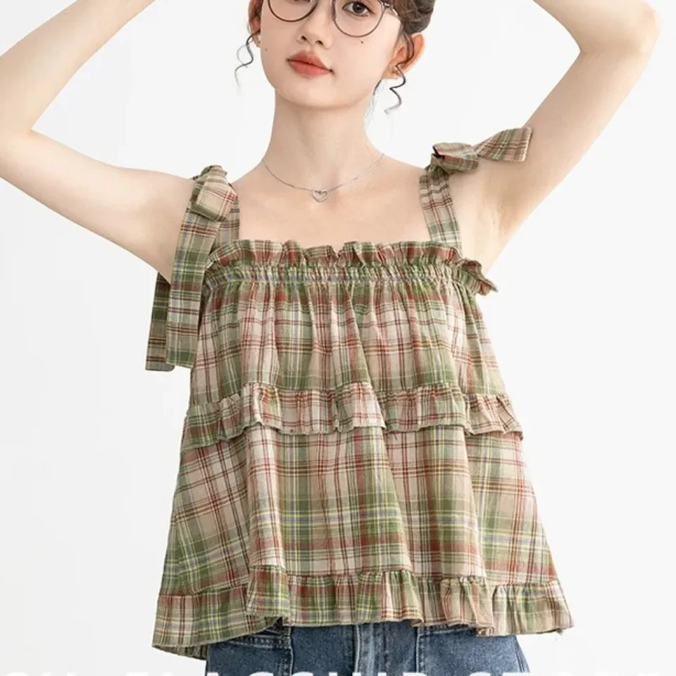 เสื้อกล้ามครอปท็อปสีเขียวลายสก - Cami Top Lace บทวิจารณ์และราคา